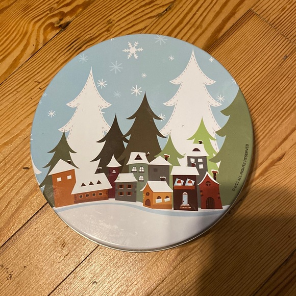 Christmas tin - Picture 1 of 5